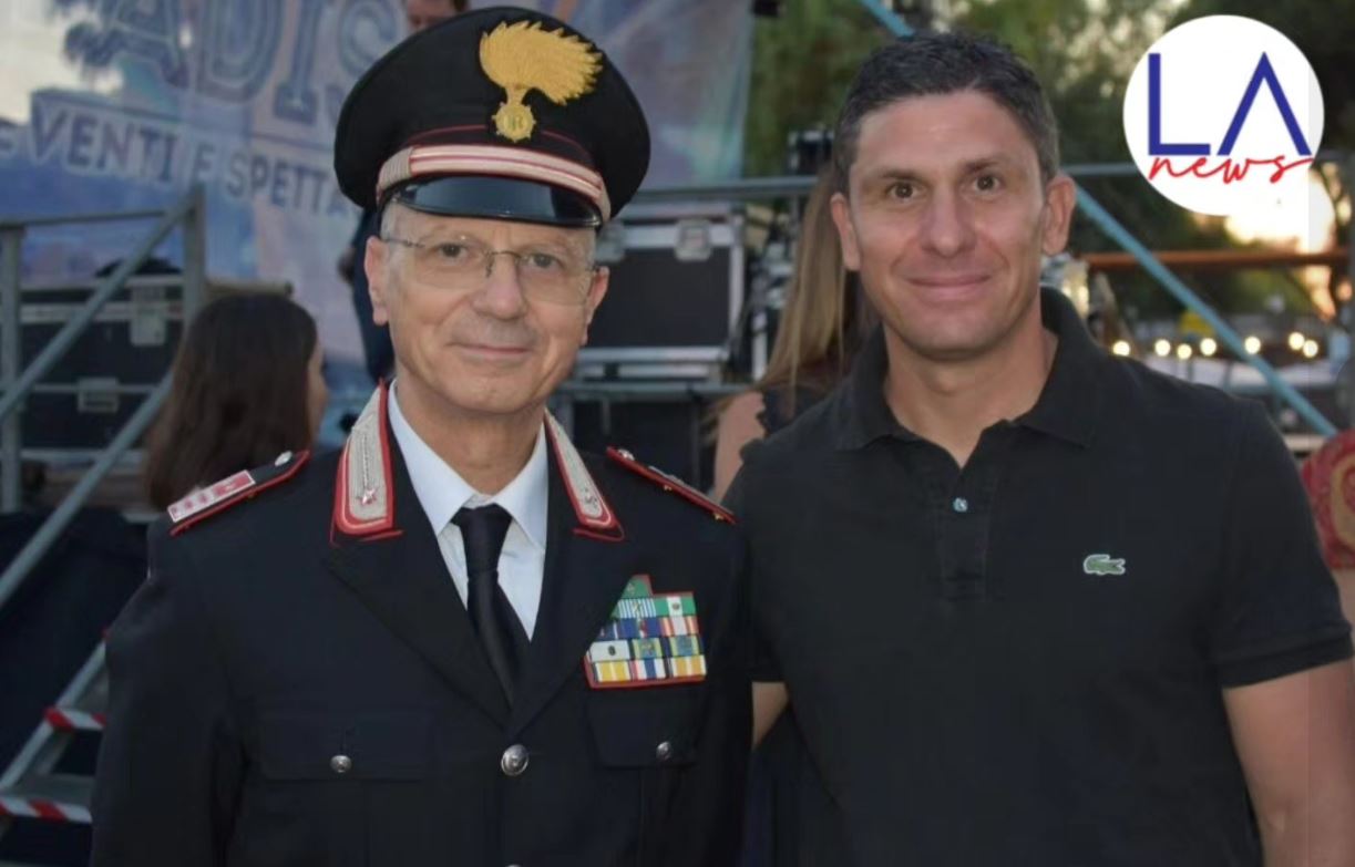 Cerimonia di saluto del Comandante dei Carabinieri Umberto Polizzi con il Sindaco Alessandro Grando (foto: Attilio Consorti)