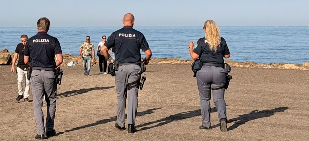 Controlli nella spiaggia vicina al fosso Vaccina, Ladispoli