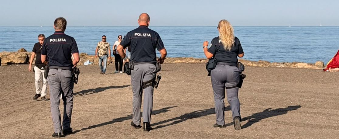 Controlli nella spiaggia vicina al fosso Vaccina, Ladispoli
